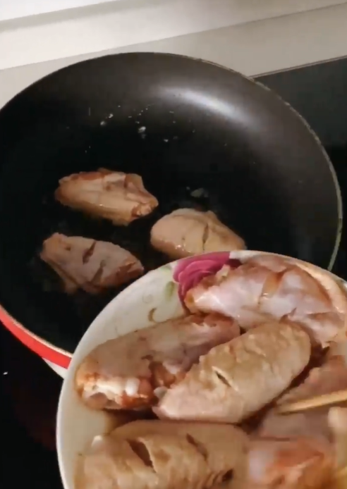 如何不用烤箱做蜂蜜鸡翅?