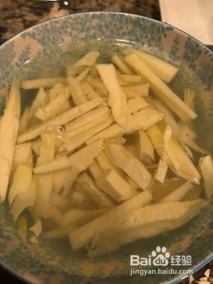 如何制作冬笋炒三丝