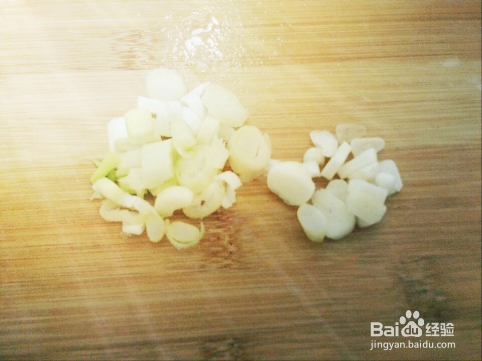 #美食# 蒜苔炒肉丝怎么做