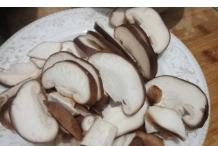 香菇炖豆腐的做法
