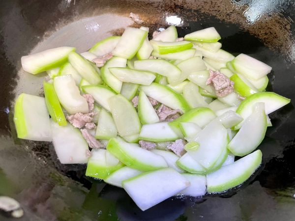 葫芦炒榨菜肉丝