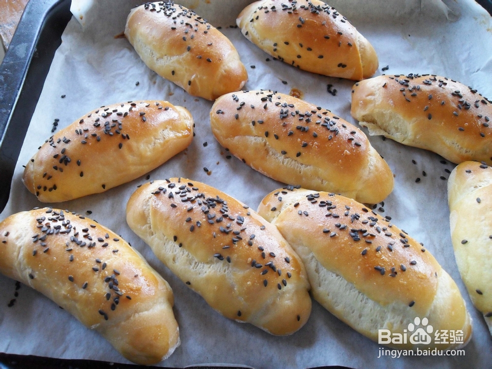 享受暖暖的午后阳光——芝麻小餐包