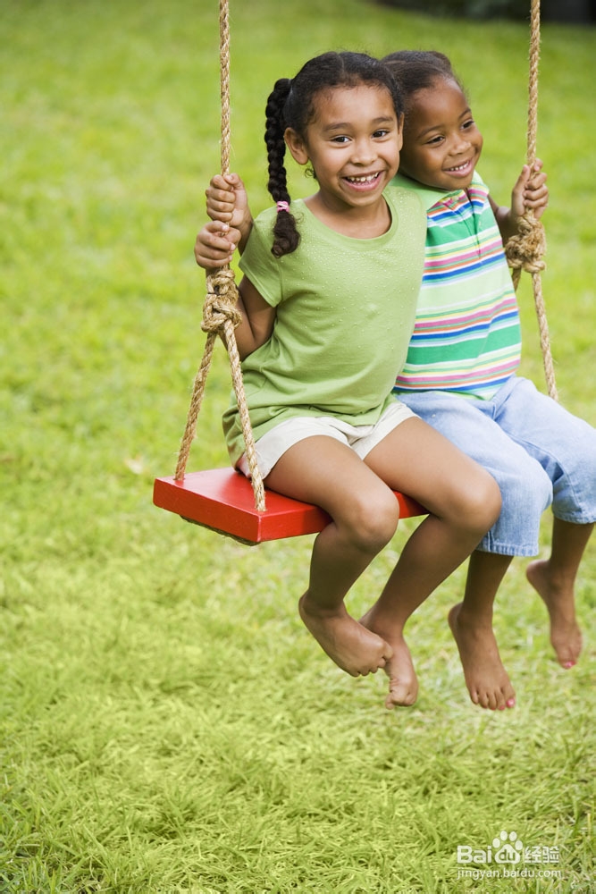 育儿经验：[6]孩子荡秋千要注意什么？