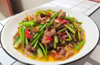 香芹炒肉家下饭菜！