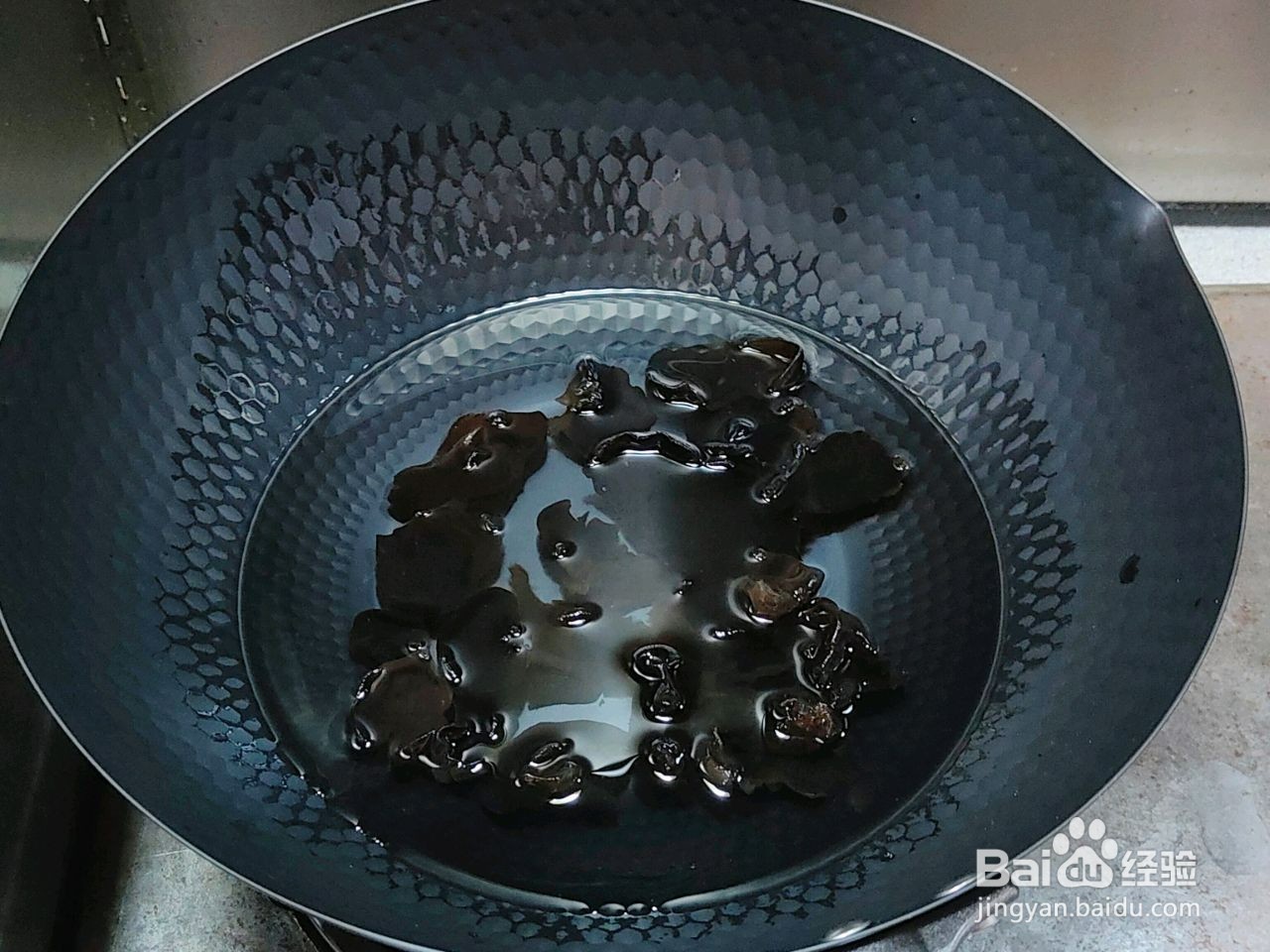 白菜炒木耳的做法