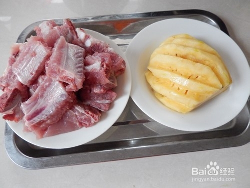 如何做菠萝焖排骨