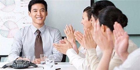 在职场打拼，如何提高自己的魅力？