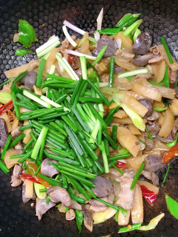 美极泡菜炒鸡杂