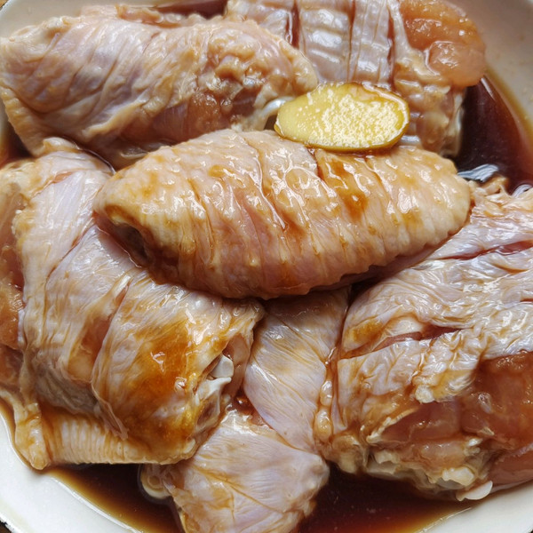 外酥里嫩椒盐鸡翅