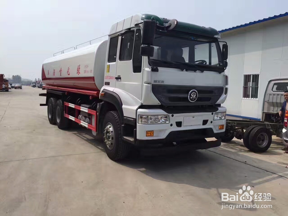 重汽后双桥洒水车参数,在哪买重汽洒水车