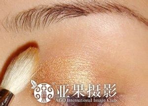 春夏性感新娘猫眼妆画法