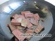 韭菜炒血块的做法