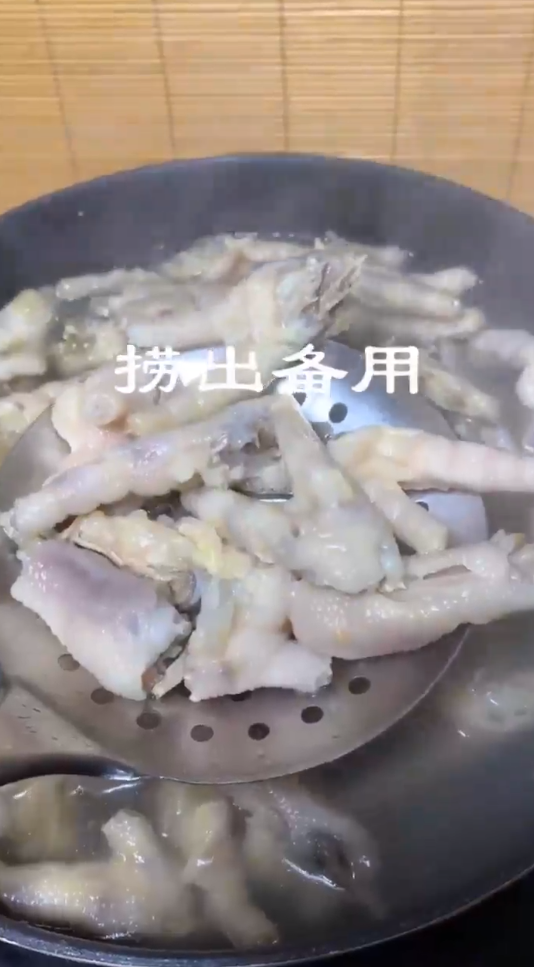 教你如何做出大厨范儿的肉蟹煲