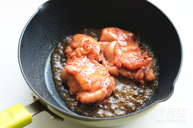 叉烧鸡腿堡的做法