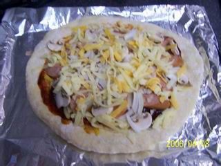 Pizza的做法及做Pizza所需的原材料