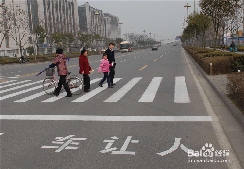 出门在外怎样安全的过马路