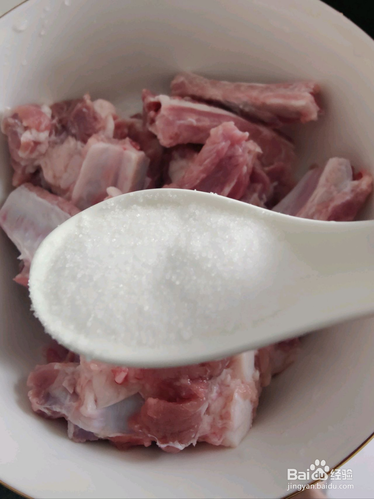 薄荷炸排骨的做法