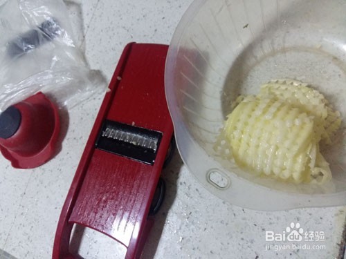 自制麻辣薯片的做法,薯片怎么做好吃又香脆