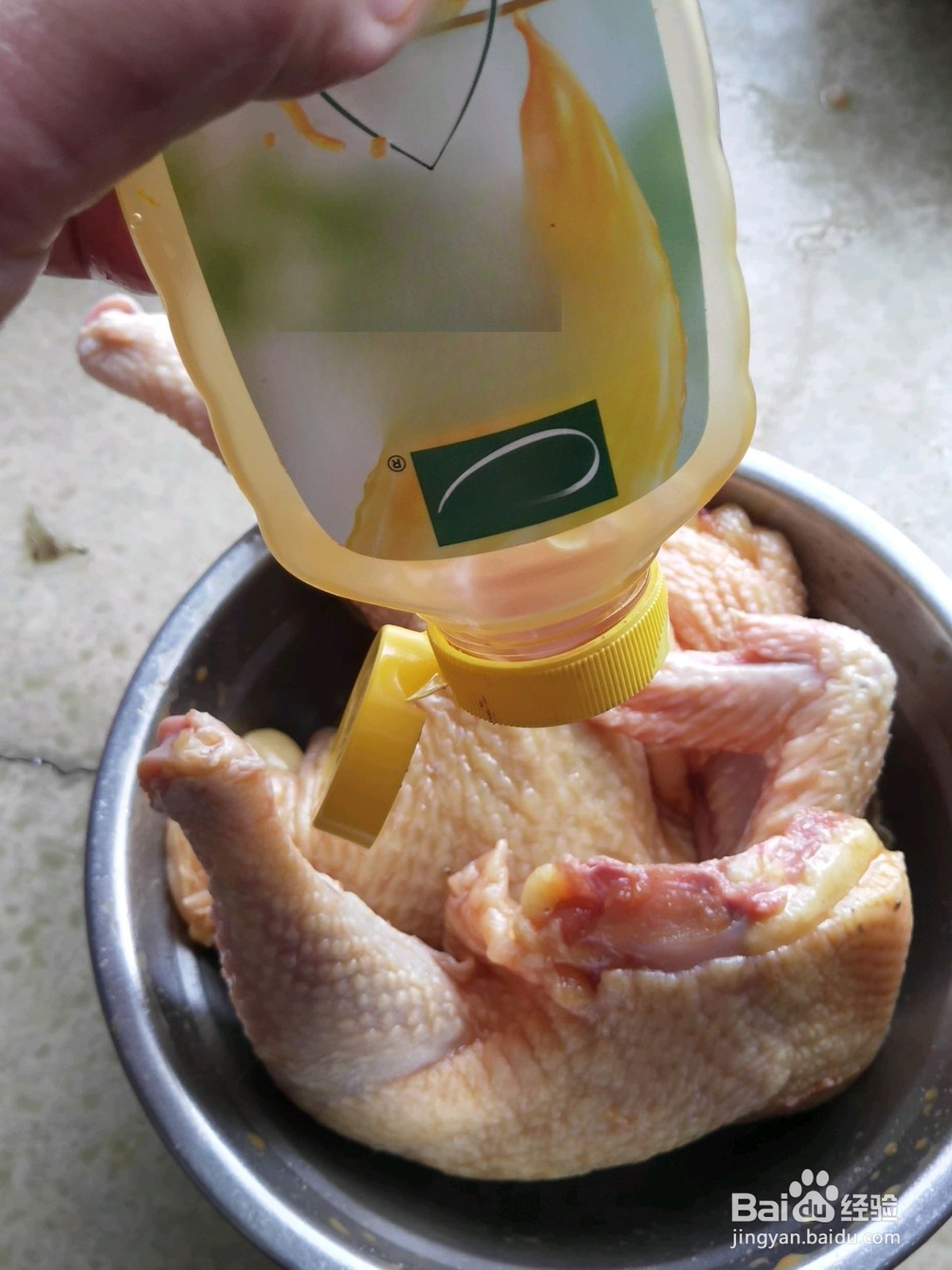 鲜嫩盐焗手撕鸡的做法