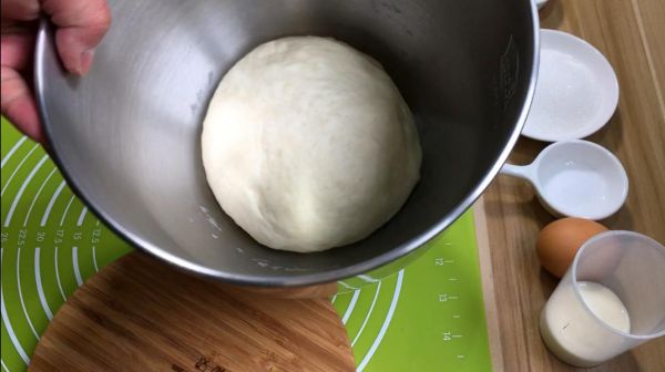 超松软牛奶面包