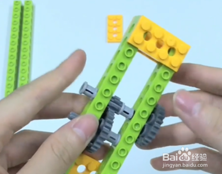 如何使用wedo2.0搭建陀螺发射器