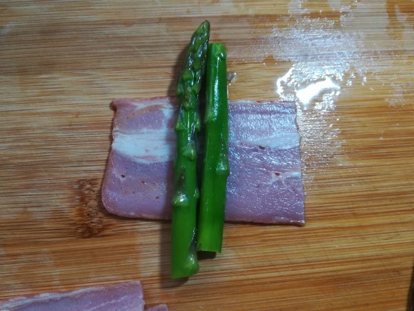 香煎培根芦笋卷