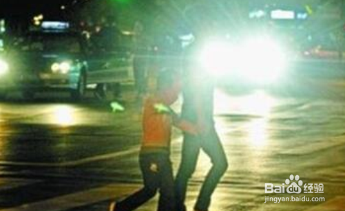 怎样如何正确使用汽车远近光灯