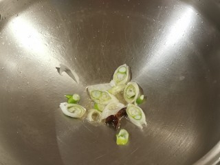 怎么做可口的火腿炖白菜