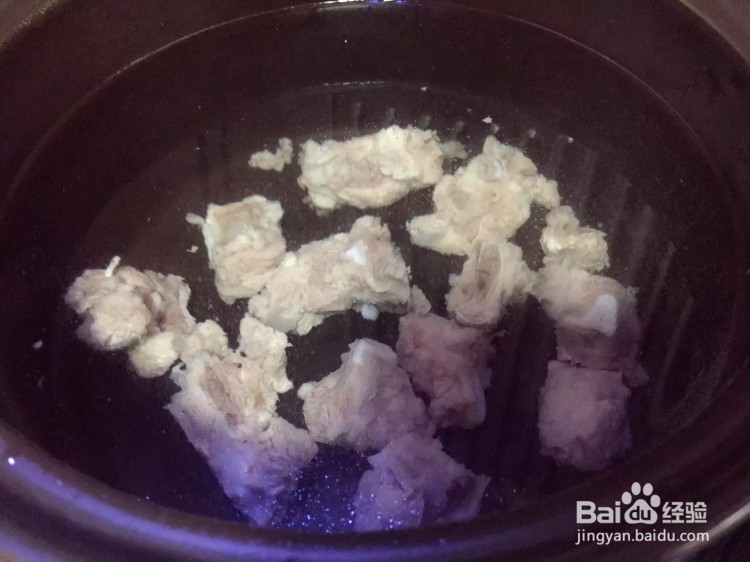 新鲜松茸排骨汤的做法