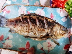 怎么做好吃又易做的家常红烧鱼 ？