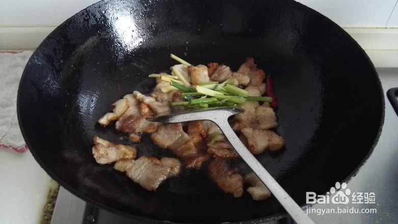 怎么做出美味的五花肉烧腐竹