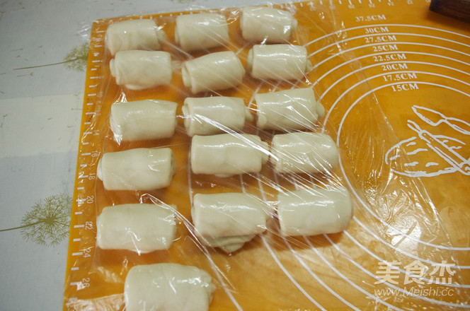 蛋黄酥的家常做法