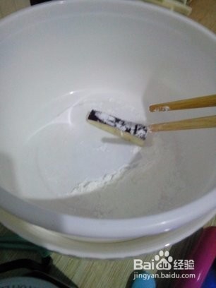 如何制作香炸土豆丝丸子?