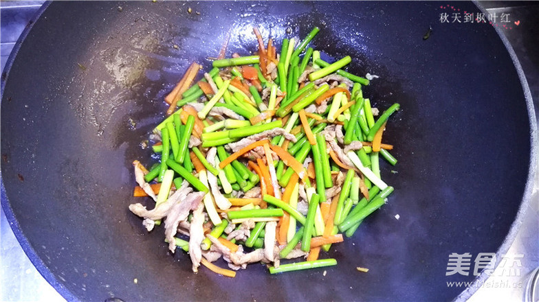 蒜苔炒肉的做法