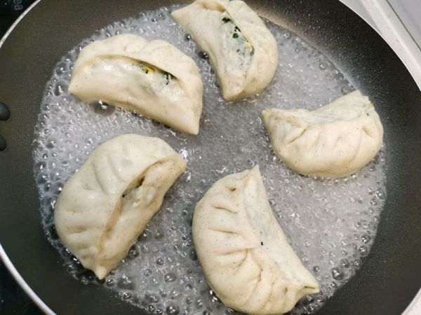 又见韭菜鸡蛋水煎包