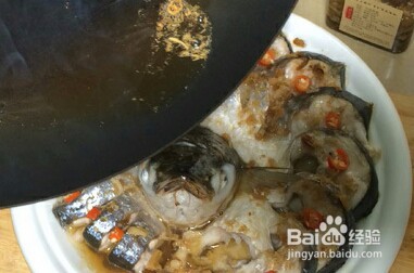 年夜饭:孔雀开屏鱼。