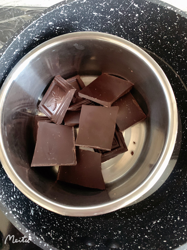 美味酸奶巧克力慕斯