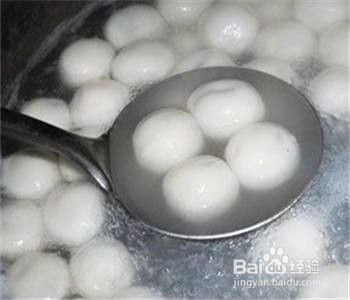 在家怎样制作芝麻花生汤圆