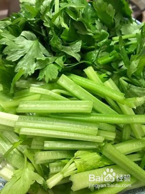 美味的香芹土豆丝