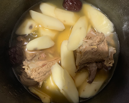 请问用电饭煲煲鸽子怎么做