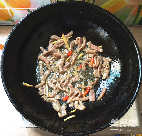 蒜苔炒牛肉的做法