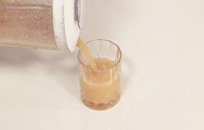 好喝的油桃苹果汁