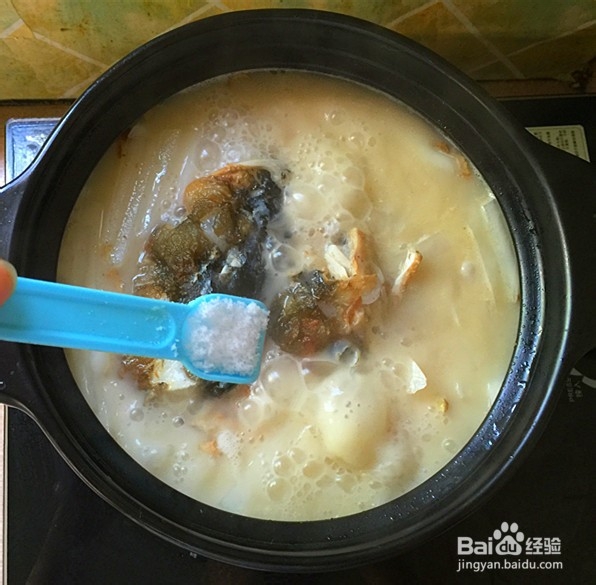 如何自制萝卜鱼头煲