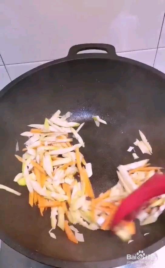 教你做有胃口的松茸春笋煲豆腐