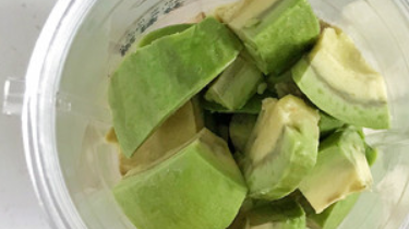 如何制作牛油果香蕉思慕雪？