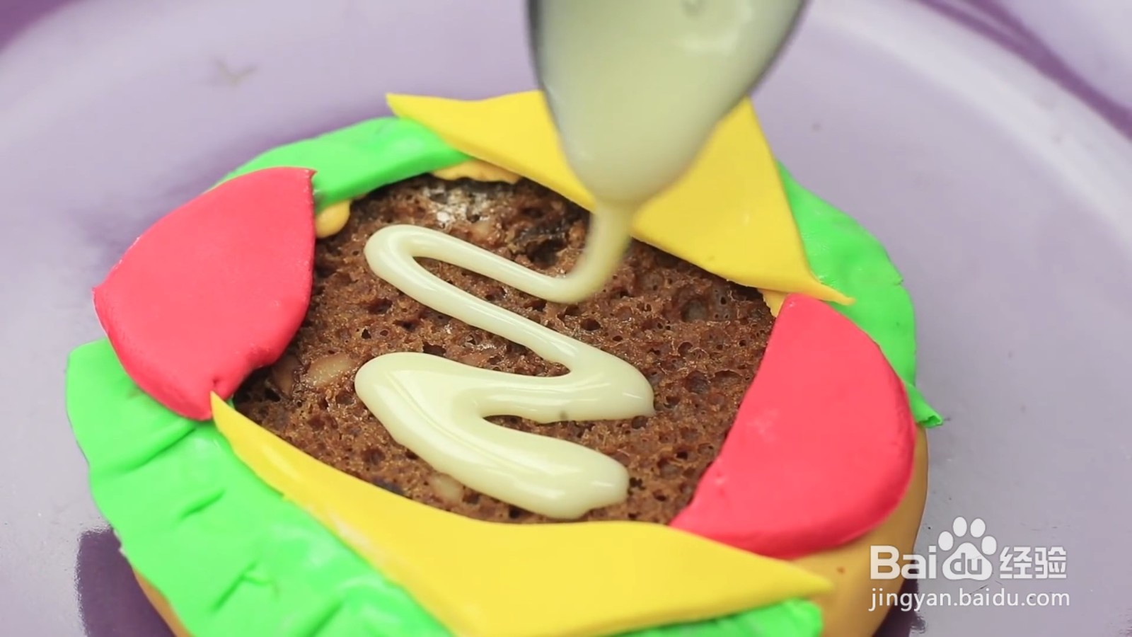 如何用蛋糕制作汉堡