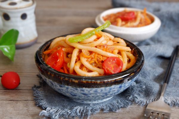 金枪鱼番茄炒乌冬