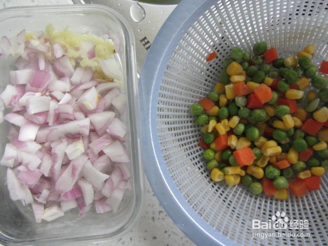 简单美味的腊肠披萨怎么做