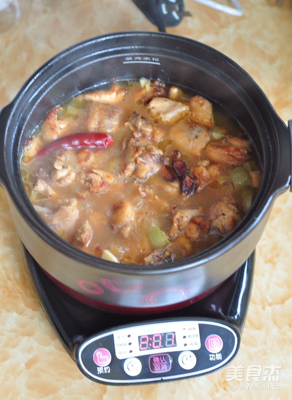 栗子焖鸡块的做法