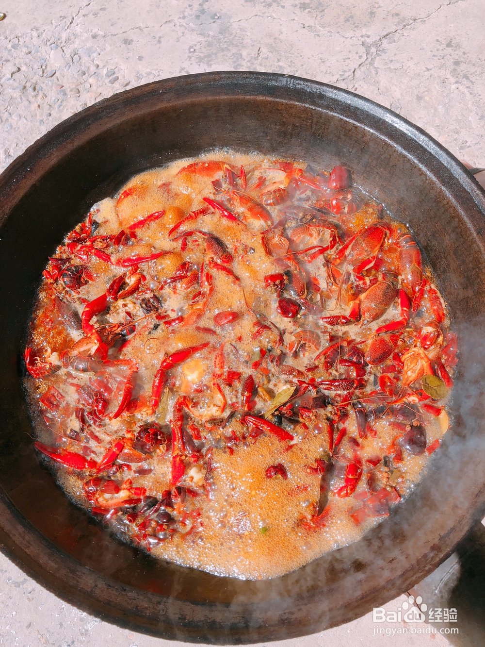 麻辣小龙虾的吃法